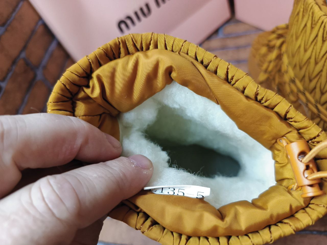 Дутики miu miu размер 38 - частное объявление в Владивосток