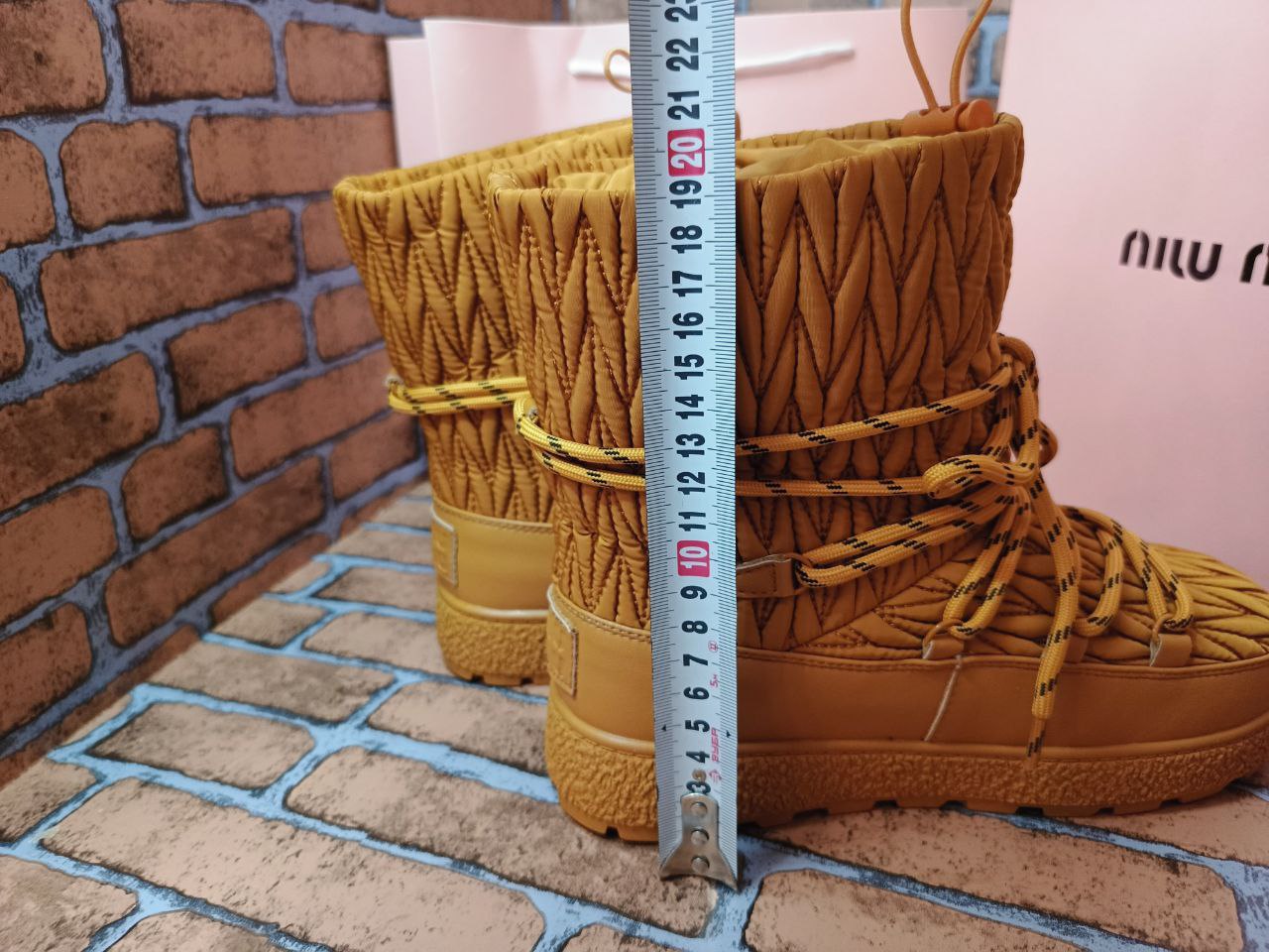 Дутики miu miu размер 38 - Одежда в Владивосток - фото 2