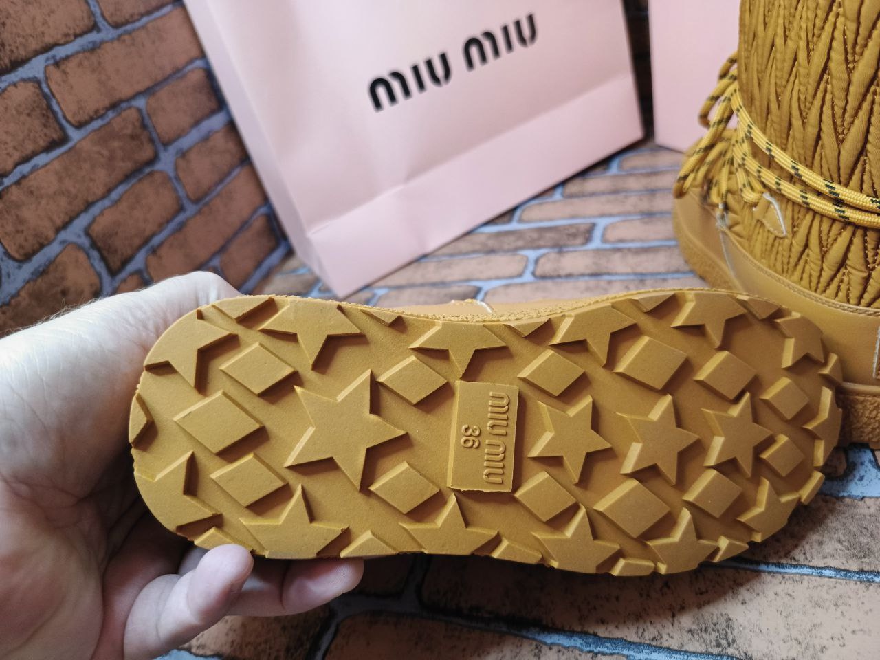 Дутики miu miu размер 38 - Одежда в Владивосток - фото 3