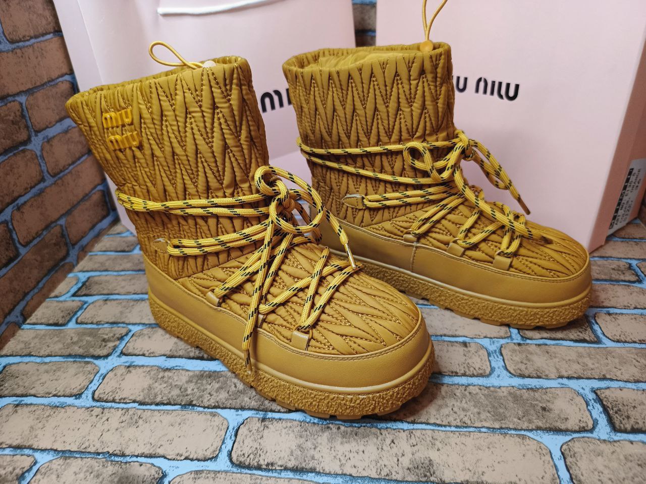 Дутики miu miu размер 38 - Одежда в Владивосток - фото 4