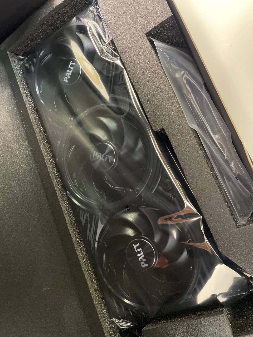 Продажа новой видеокарты Palit Gaming Pro 5070 - Электроника в Владивосток