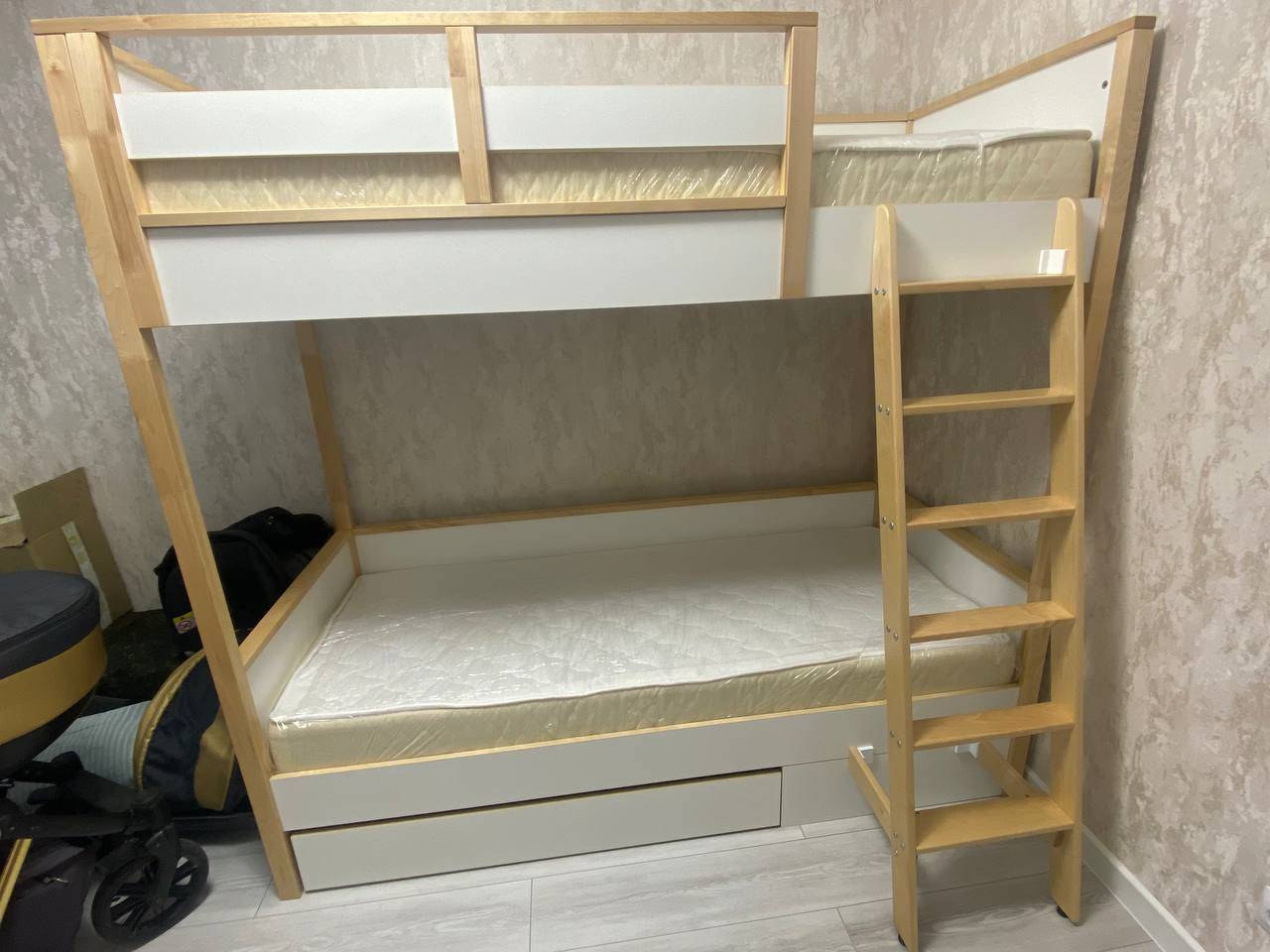 Продам двухэтажную кровать с матрасами - Для дома и дачи в Владивосток - фото 3