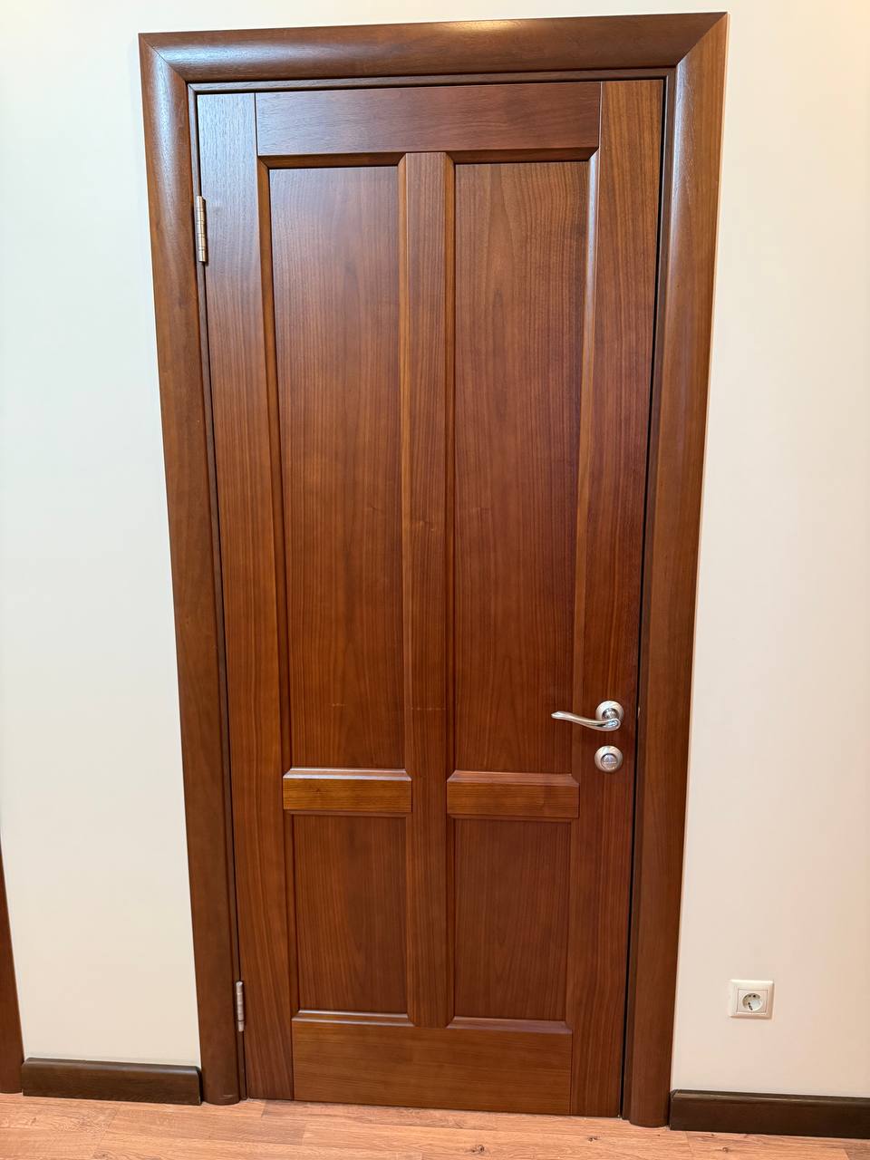 Продам межкомнатную дверь Волховец - Для дома и дачи в Владивосток