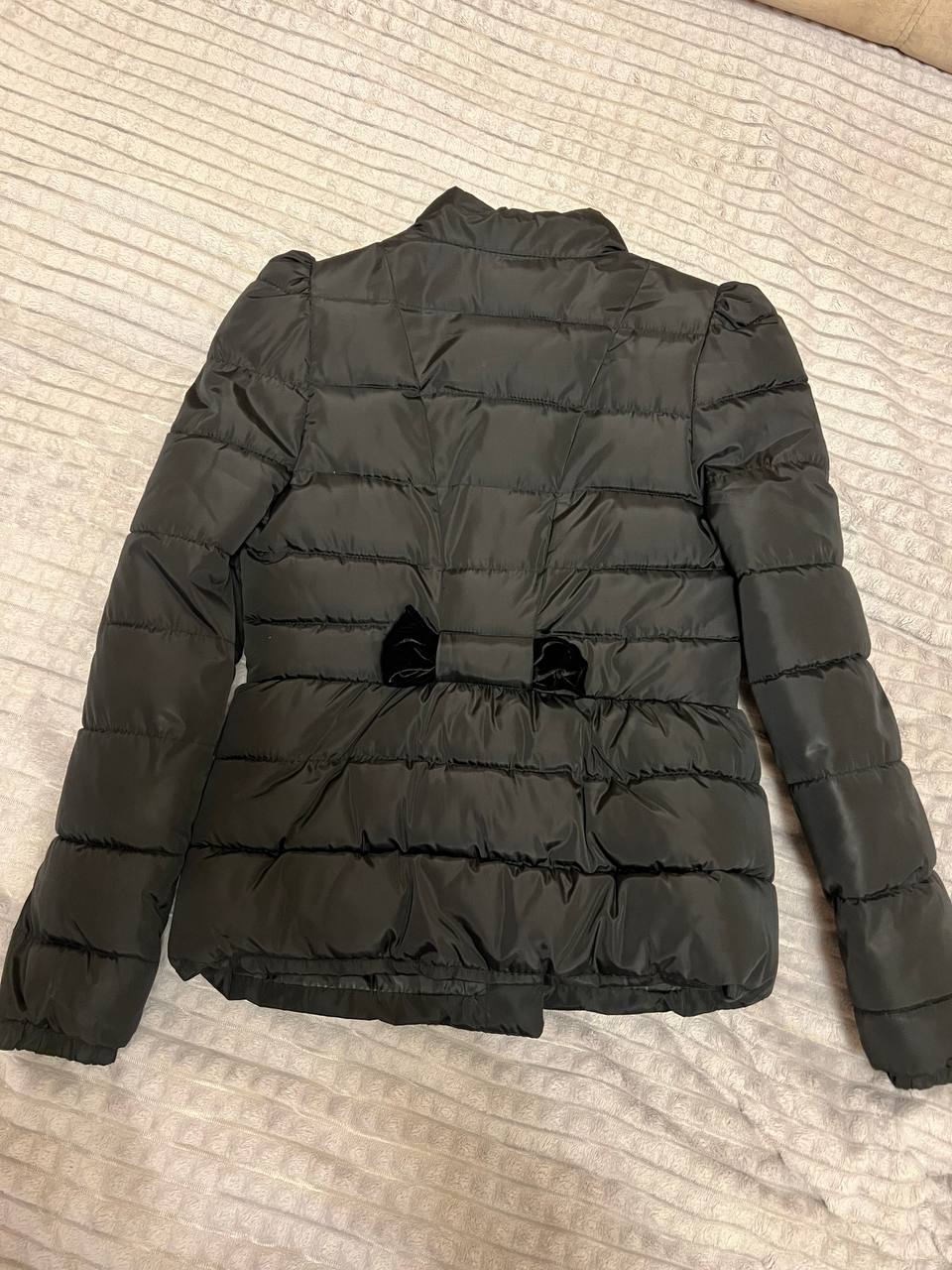 Продам черную куртку с бантом - Одежда в Владивосток - фото 2