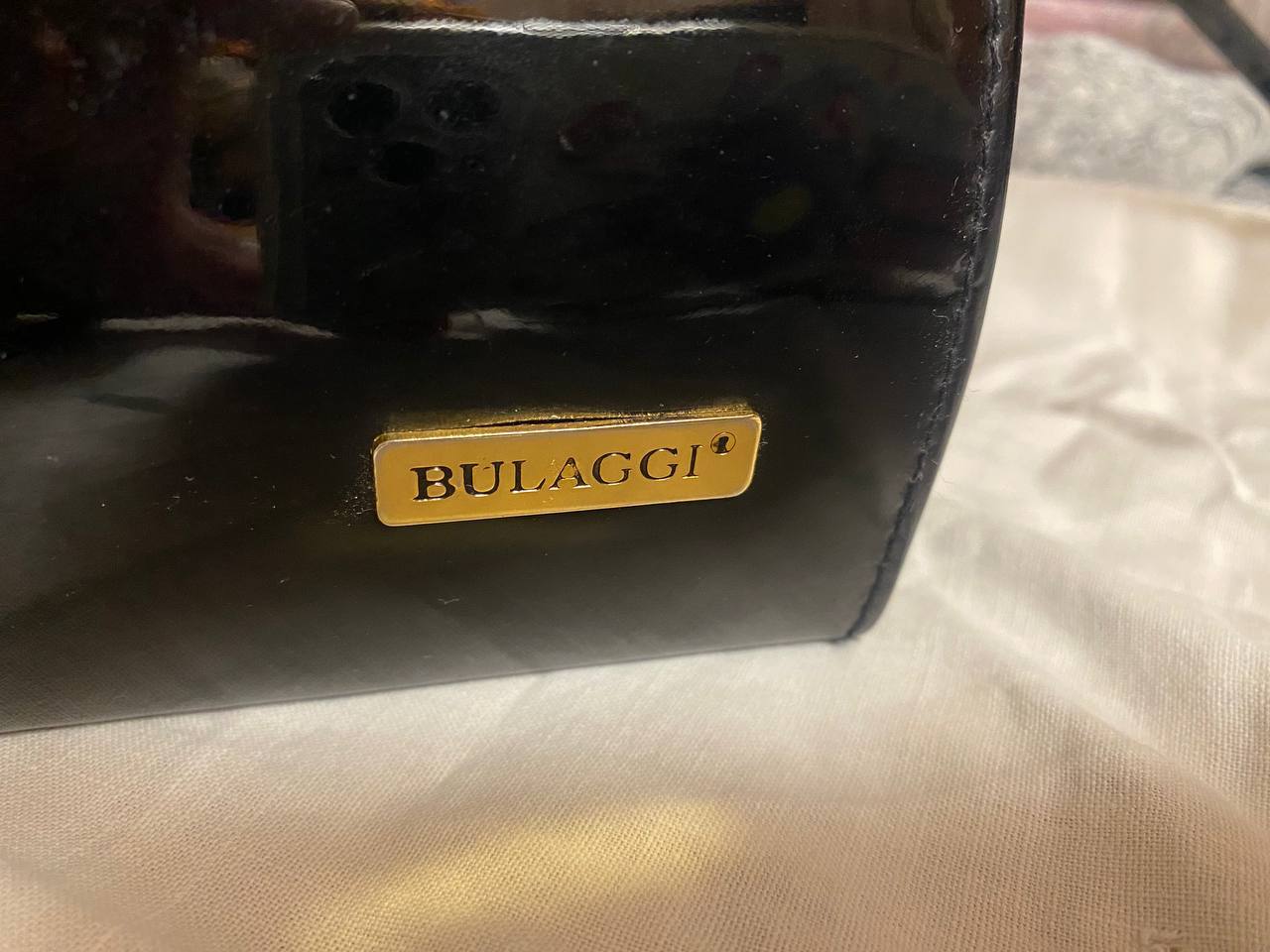 Продам элегантную сумочку 98 года - Одежда в Москва