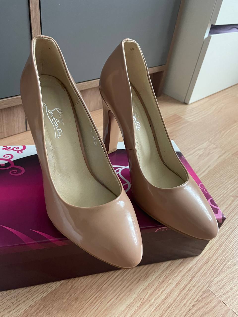 Продажа одежды и товаров - частное объявление в Химки