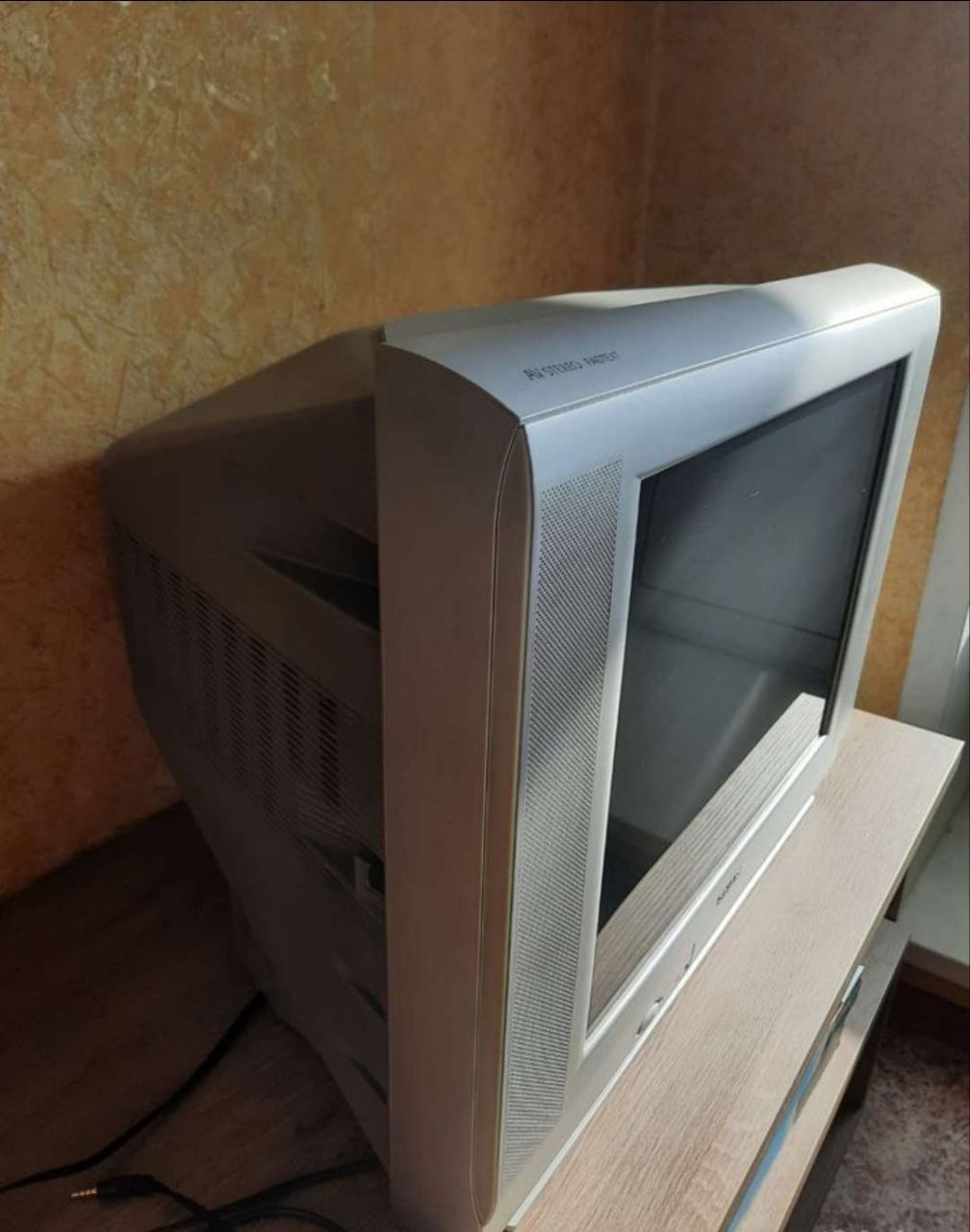 Телевизор за копейки на дачу или на работу - Электроника в Барнаул