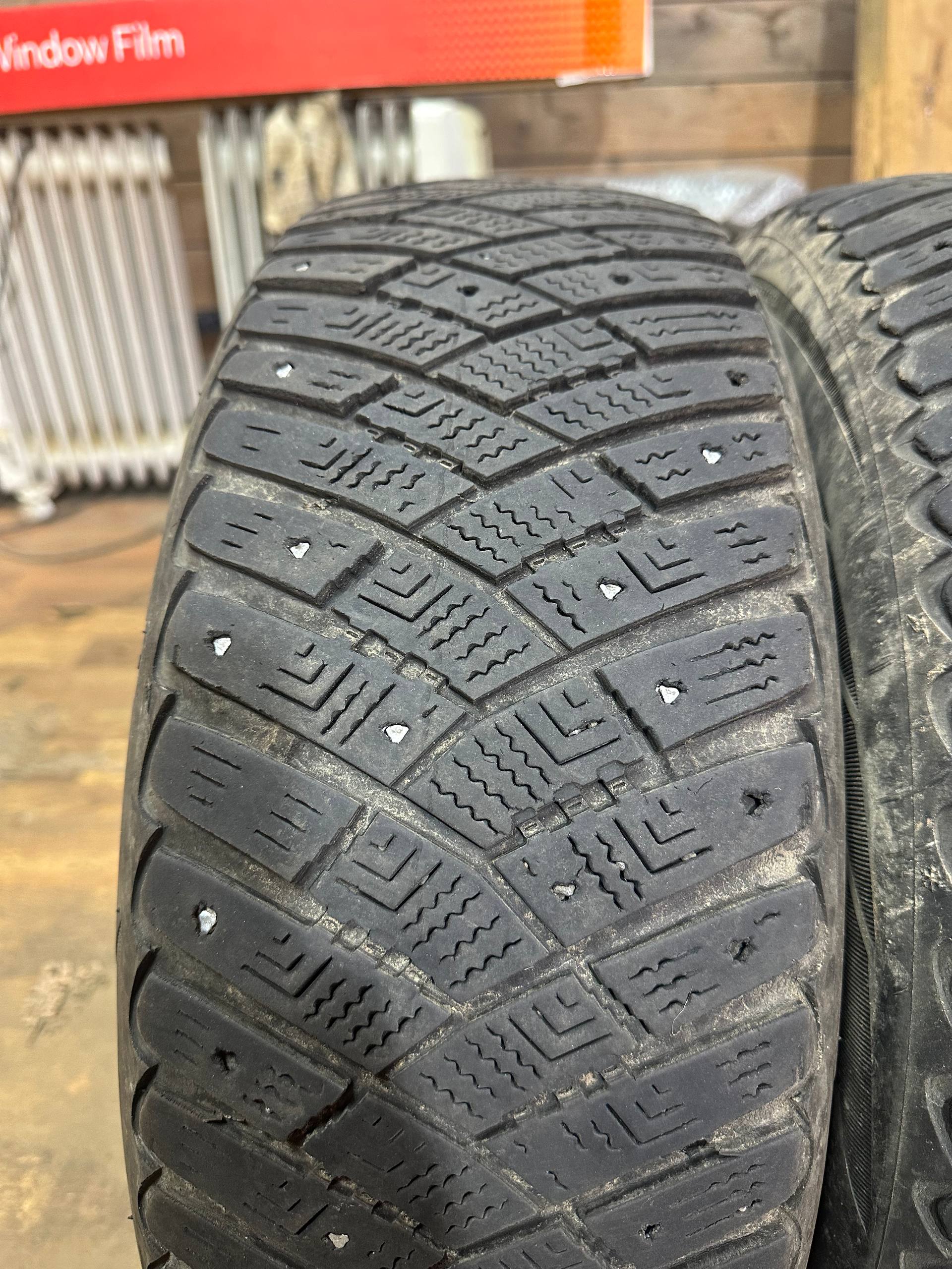 Продажа пары шин Goodyear Ultragrip Ice Artic 185/60 R15 - Авто в Санкт-Петербург