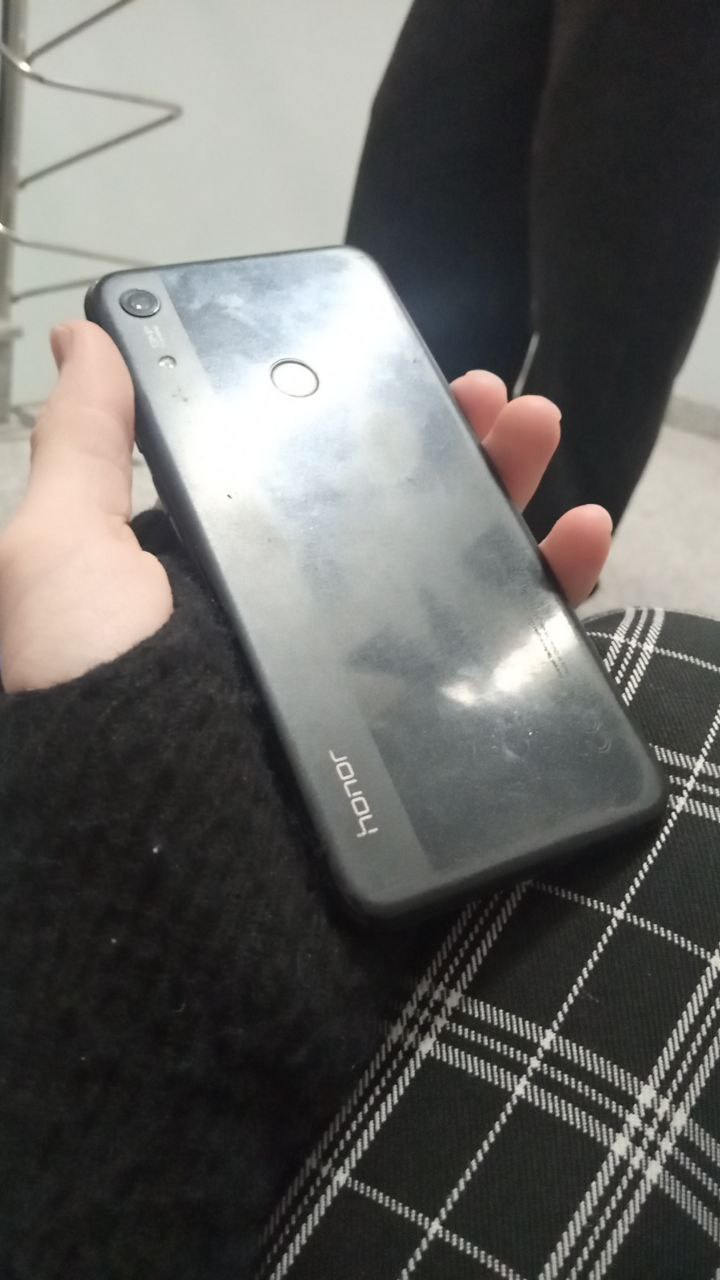 Продам телефон Honor 8A - Электроника в Санкт-Петербург