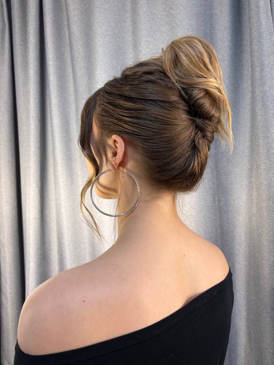 Услуги по выпрямлению волос и макияжу - Услуги в Екатеринбург