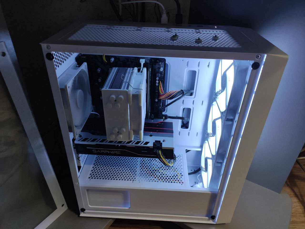 Системник с процессором i3-10105 и видеокартой RX 570 - Электроника в Красноярск