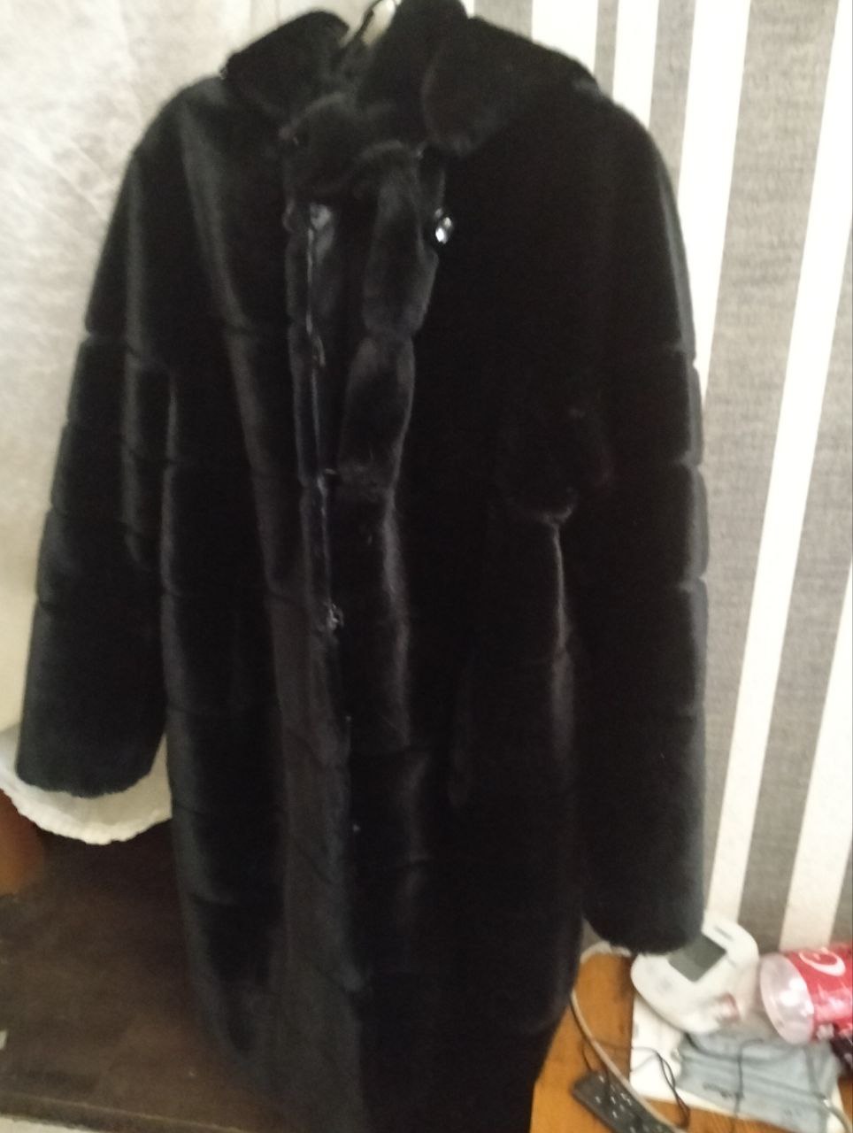 Продам шубу с капюшоном - Одежда в Чита