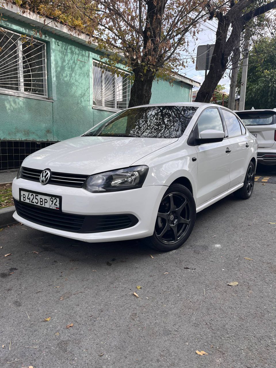 Продам Фольксваген Поло 2011 1.6 Механика - Авто в Симферополь