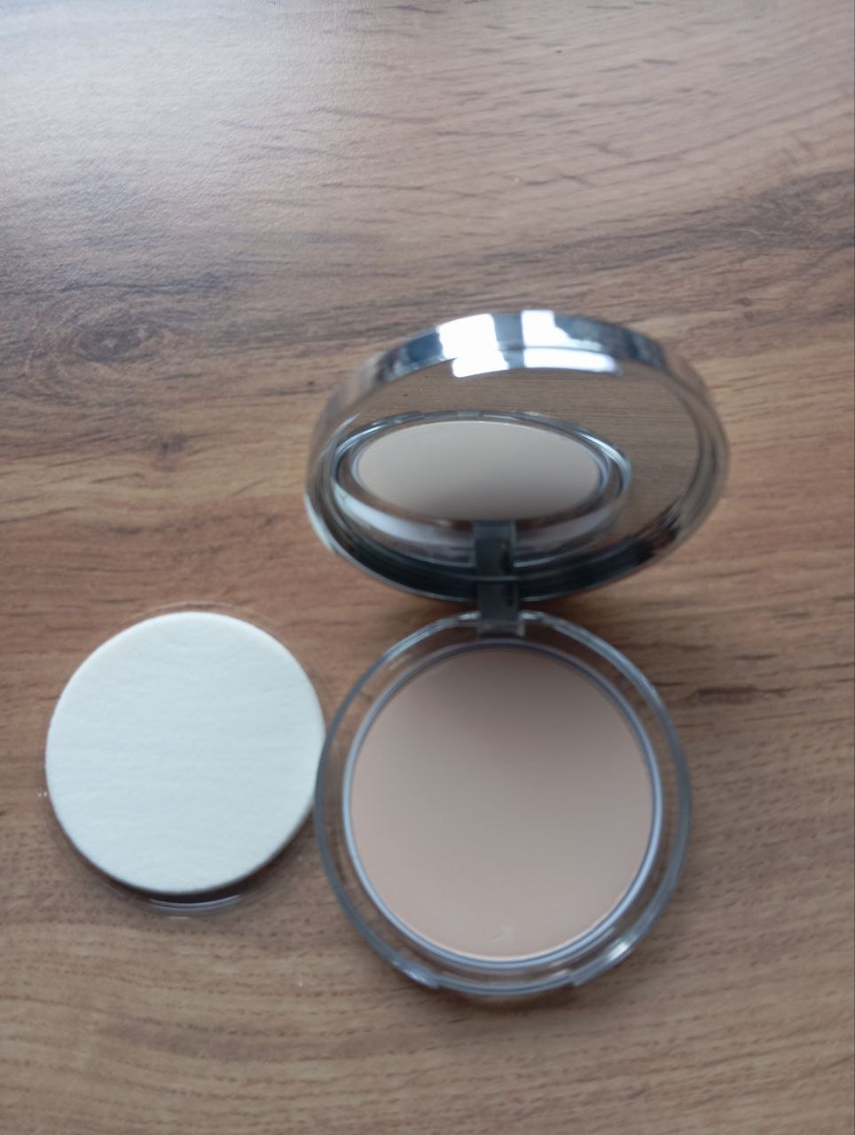 Пудра Clinique almost powder makeup - Красота и здоровье в Екатеринбург - фото 2