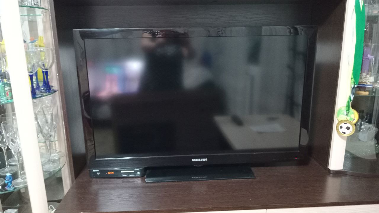 Телевизор 32 дюйма с небольшим дефектом экрана - Электроника в Волгоград - фото 2