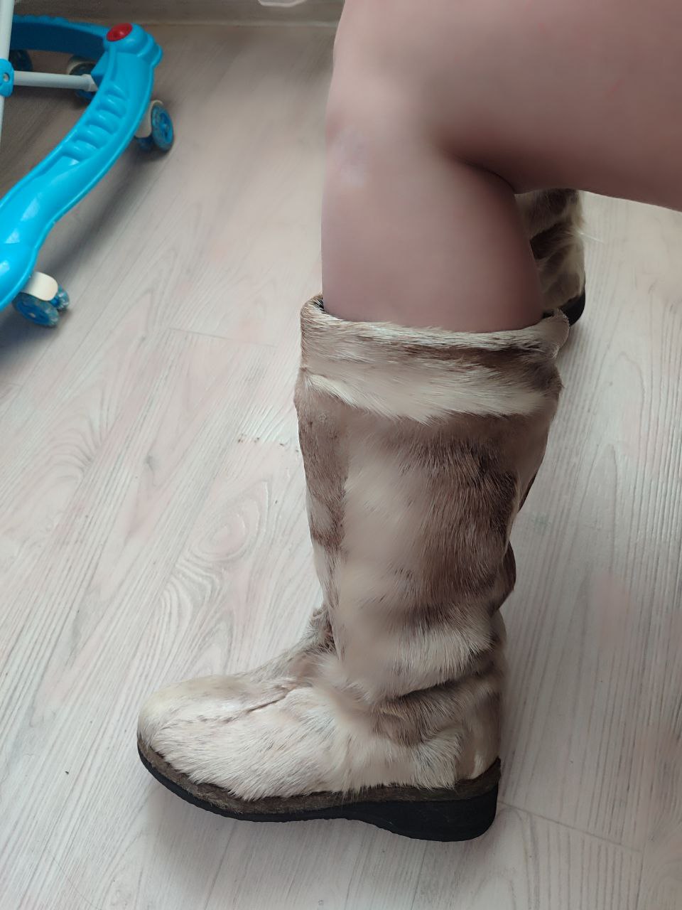 Продам натуральные унты - Одежда в Братск