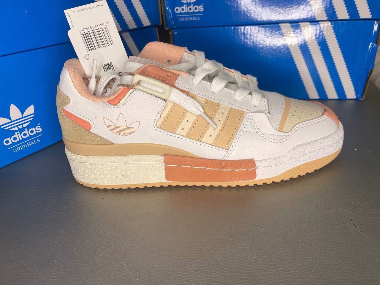 Новые кроссовки Adidas - Одежда в Саратов