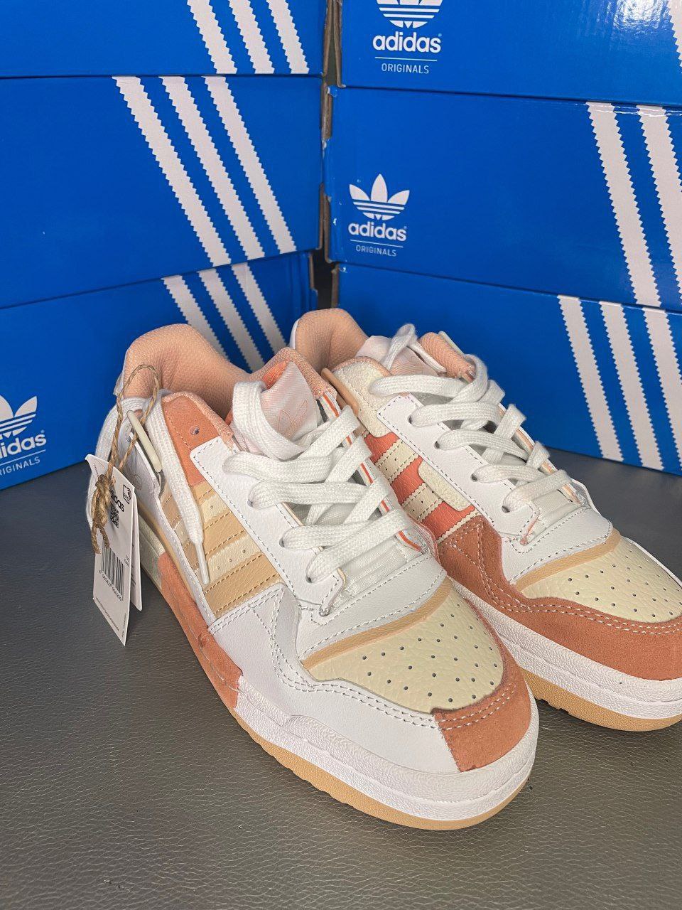 Новые кроссовки Adidas - Одежда в Саратов - фото 2