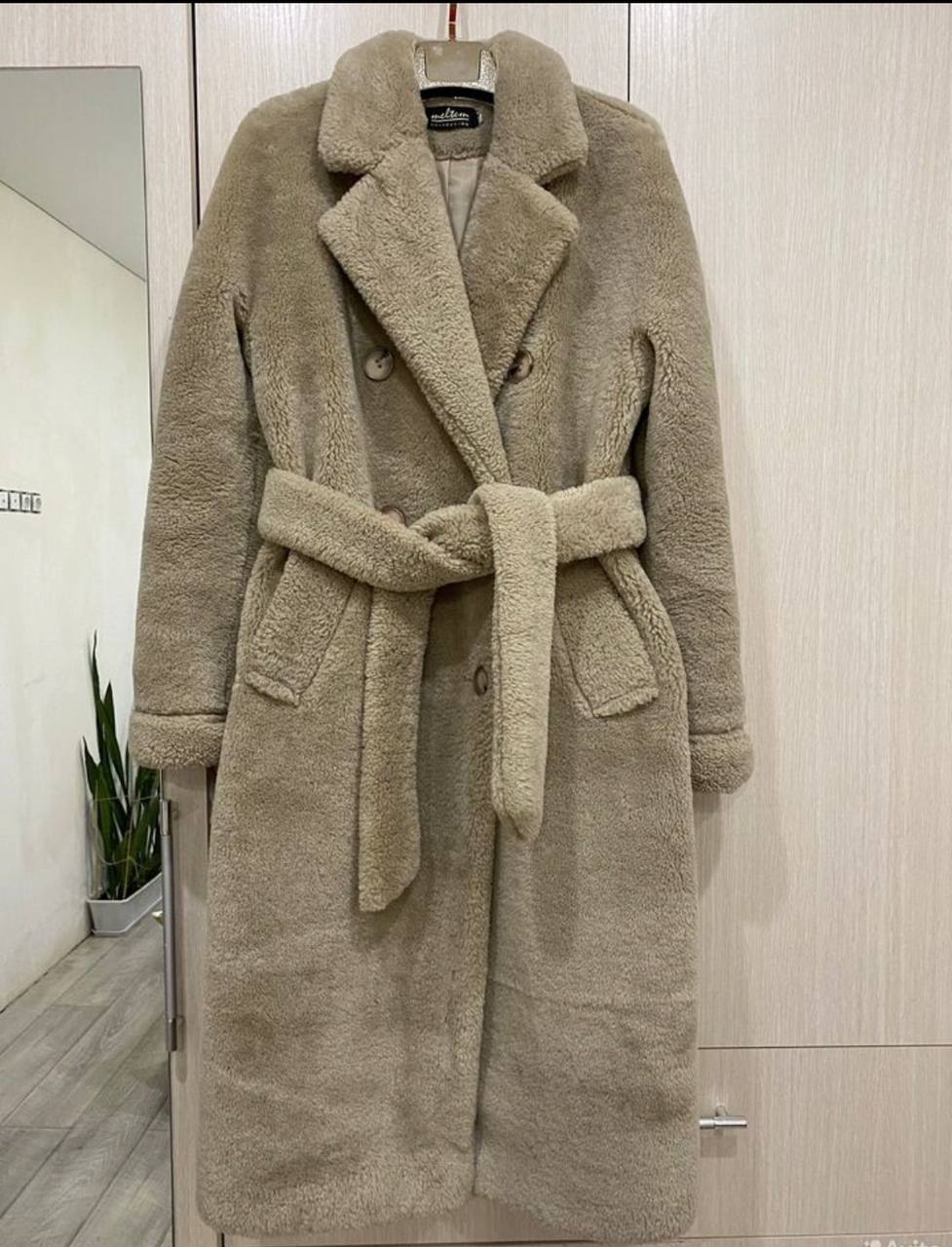 Продажа шубки бежевого цвета - Одежда в Новороссийск