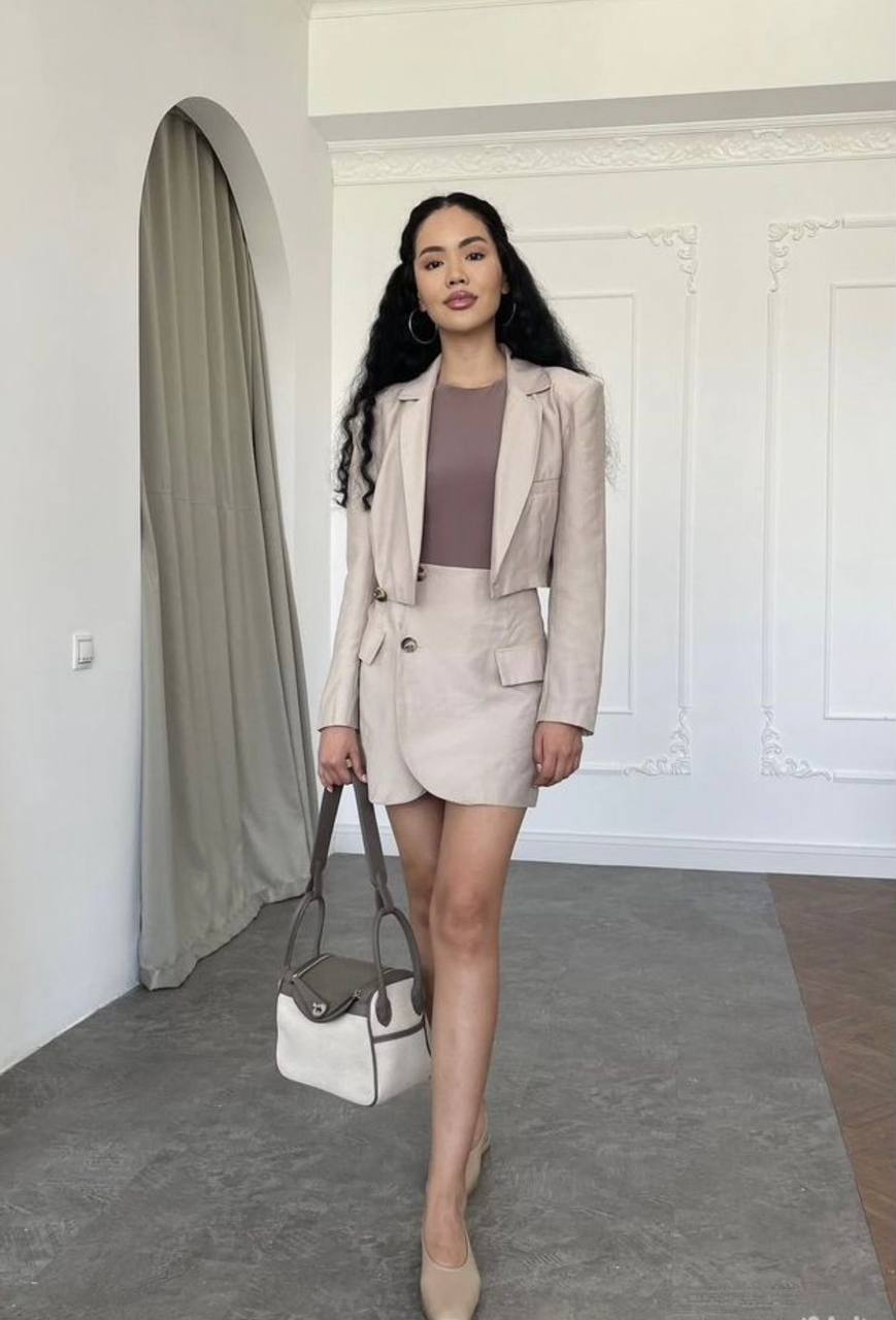 Стильный костюм двойка с юбкой и пиджаком - Одежда в Новороссийск