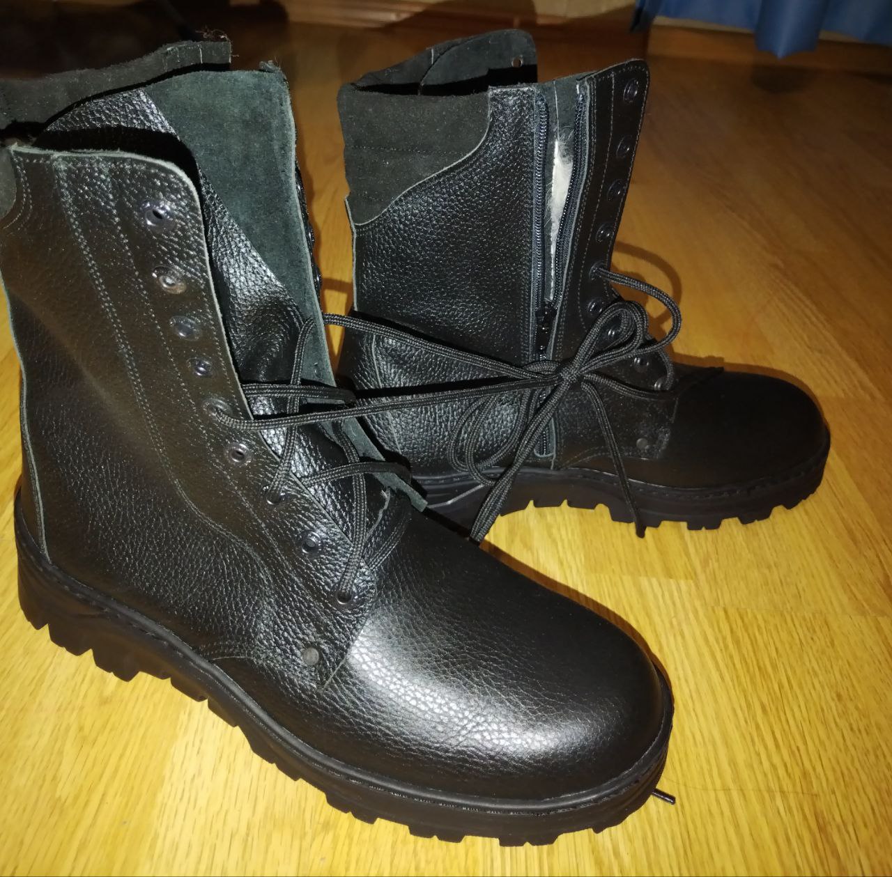 Продам зимние берцы - Одежда в Нижневартовск