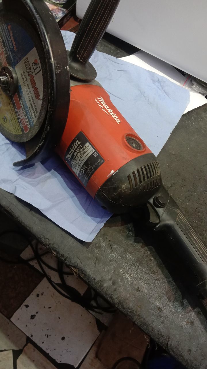 Продается ушм Makita M0921 - Электроника в Нижневартовск