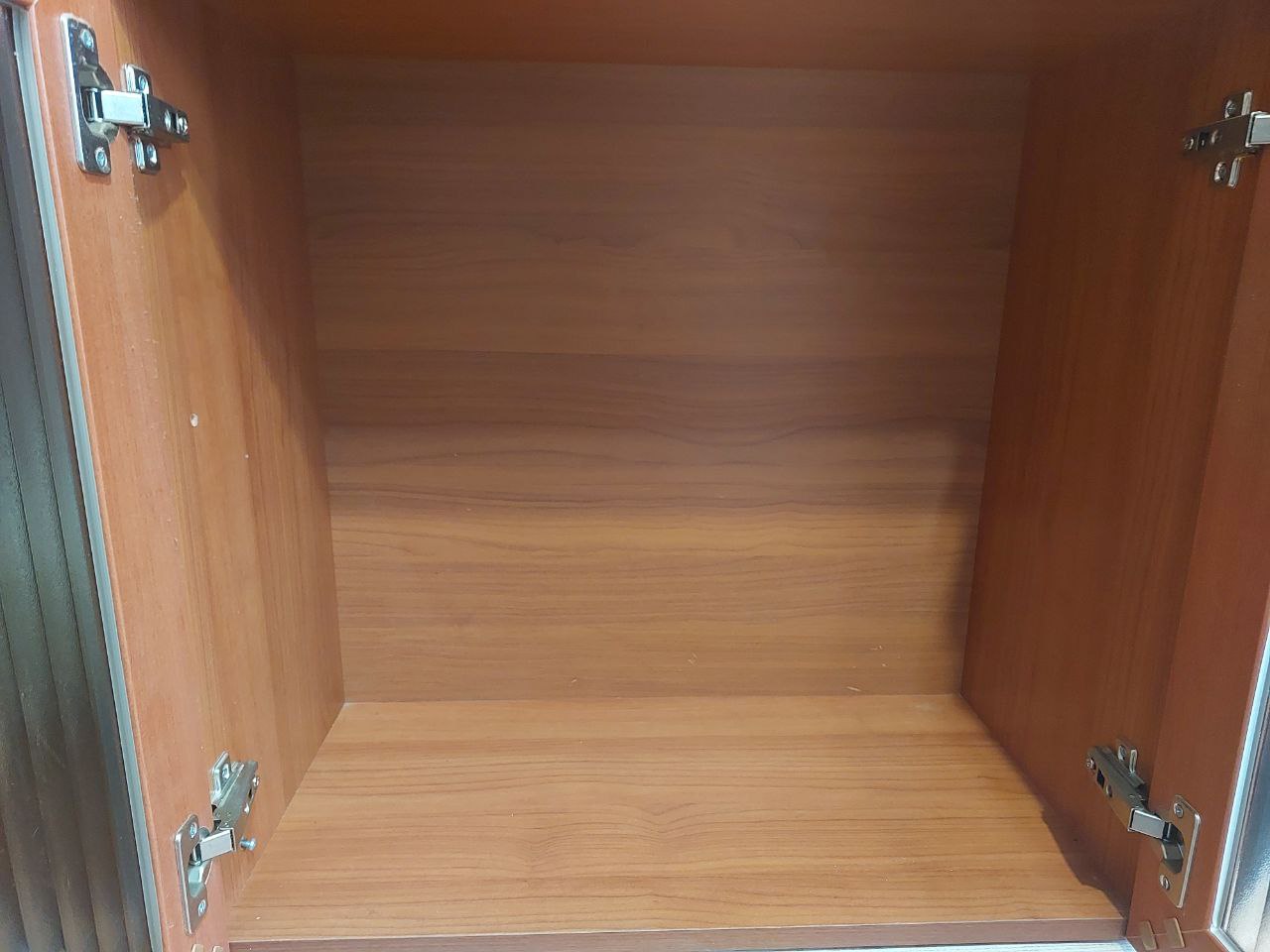 Навесной шкаф бу - частное объявление в Братск