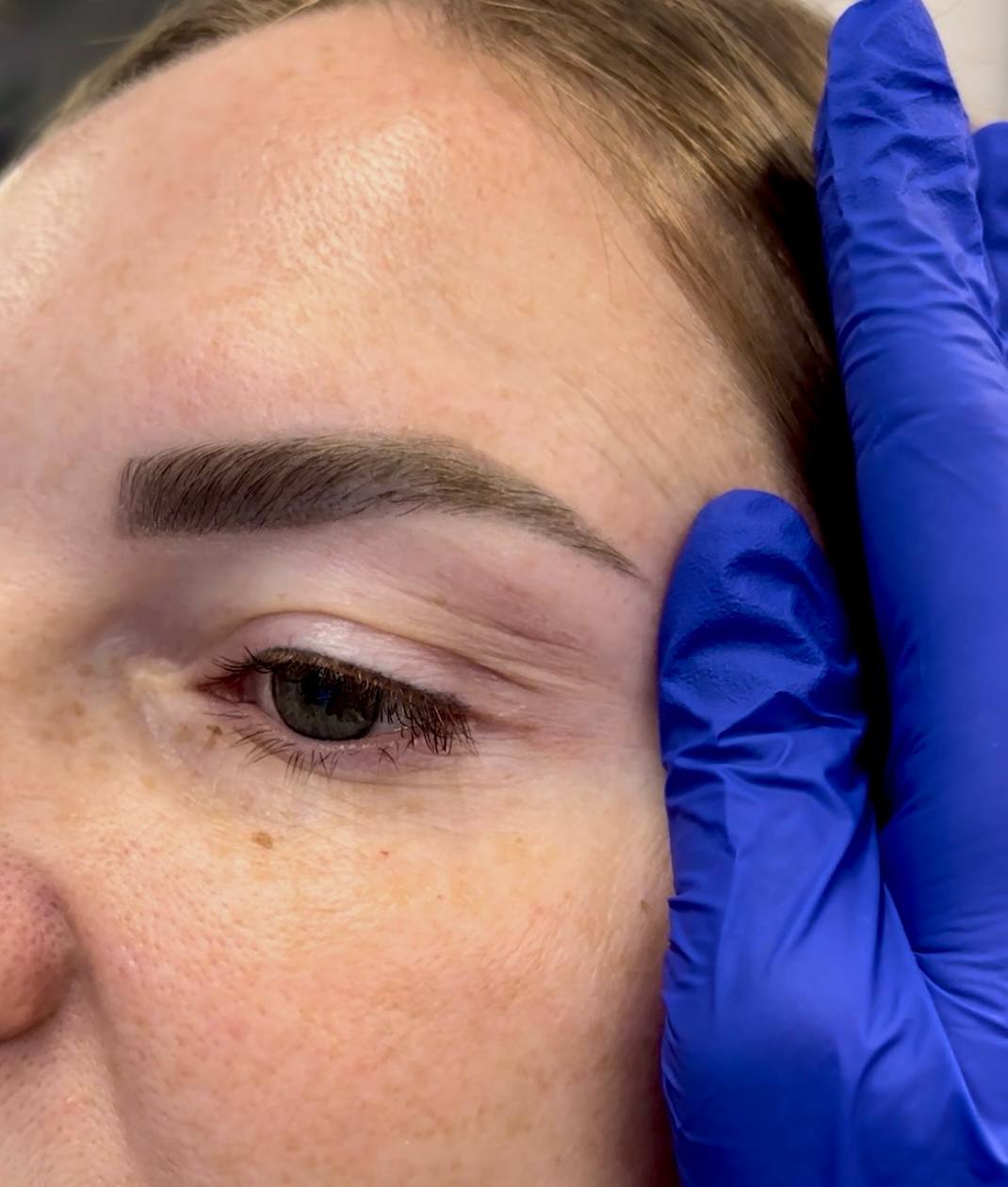 Коррекция бровей без окрашивания - Красота и здоровье в Астрахань - фото 2