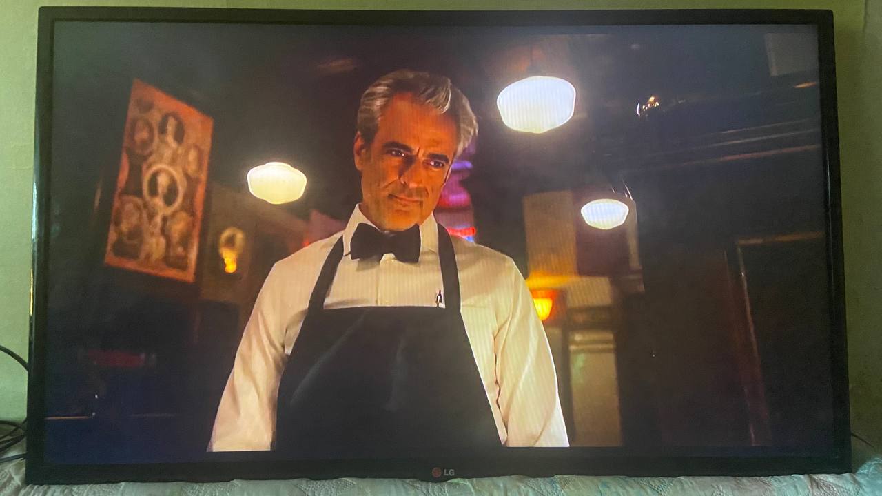 Продам телевизор LG и микроволновую печь - Электроника в Омск