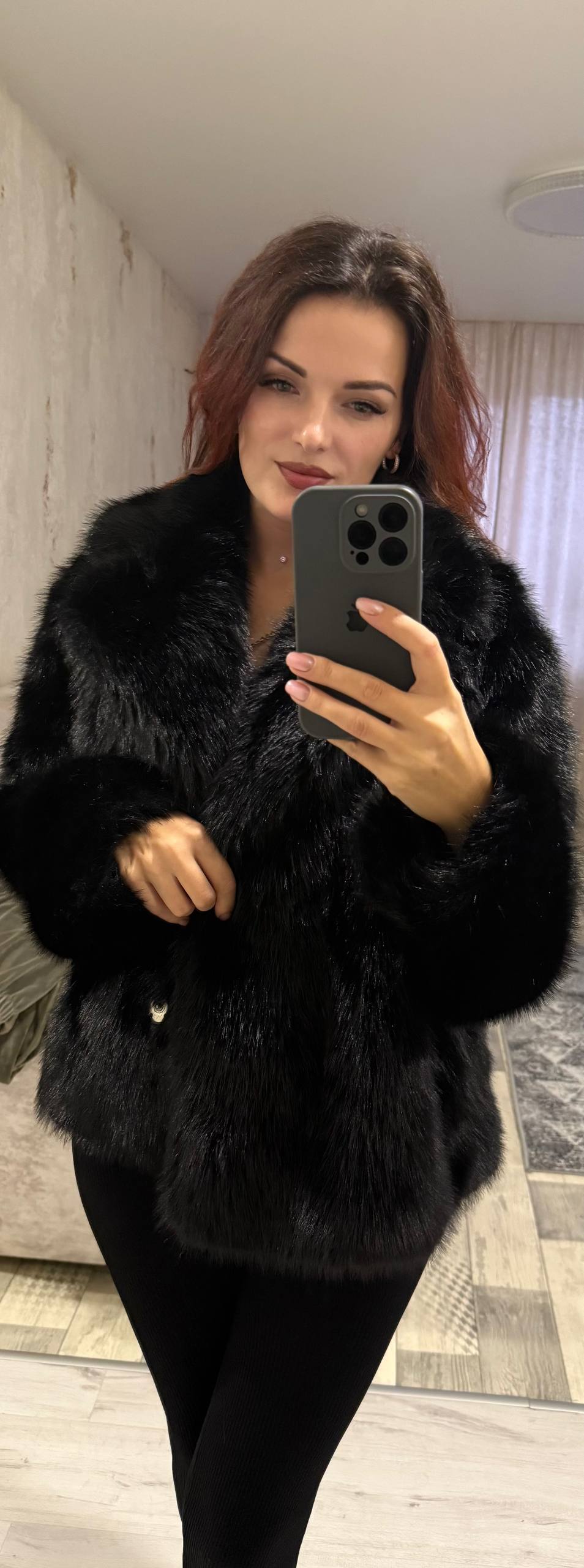 Продам новую шубку из искусственного меха - Одежда в Омск