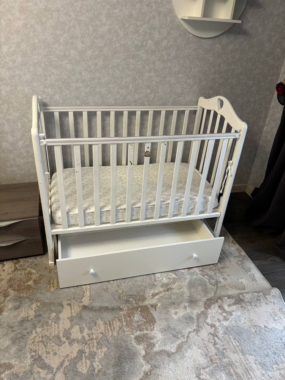 Детская кроватка с матрасом и ящиком - Товары для детей в Калининград