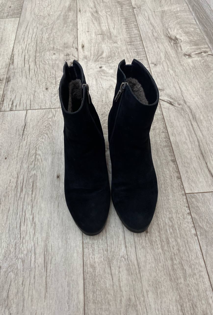 Продажа зимних ботильонов 36 размера - Одежда в Чебоксары