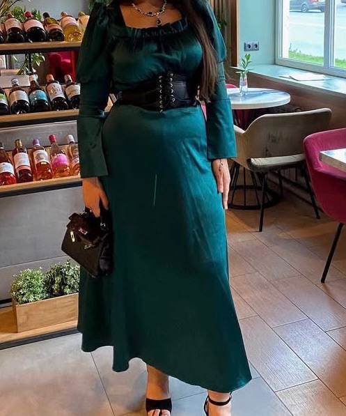 Продажа платьев 48 размера - Одежда в Чебоксары