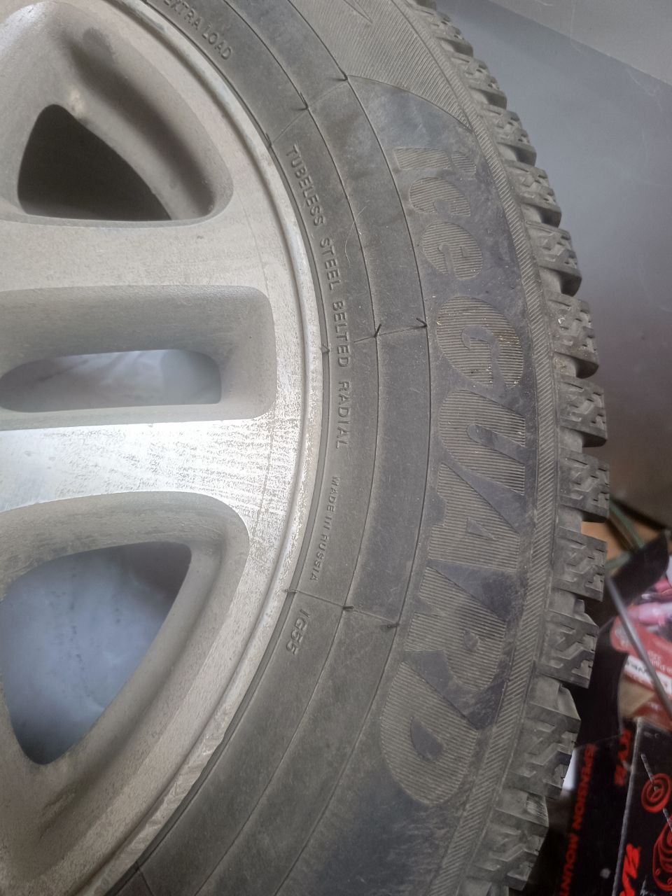 Колеса зимние с шипами б/у один сезон R16 - Авто в Уфа