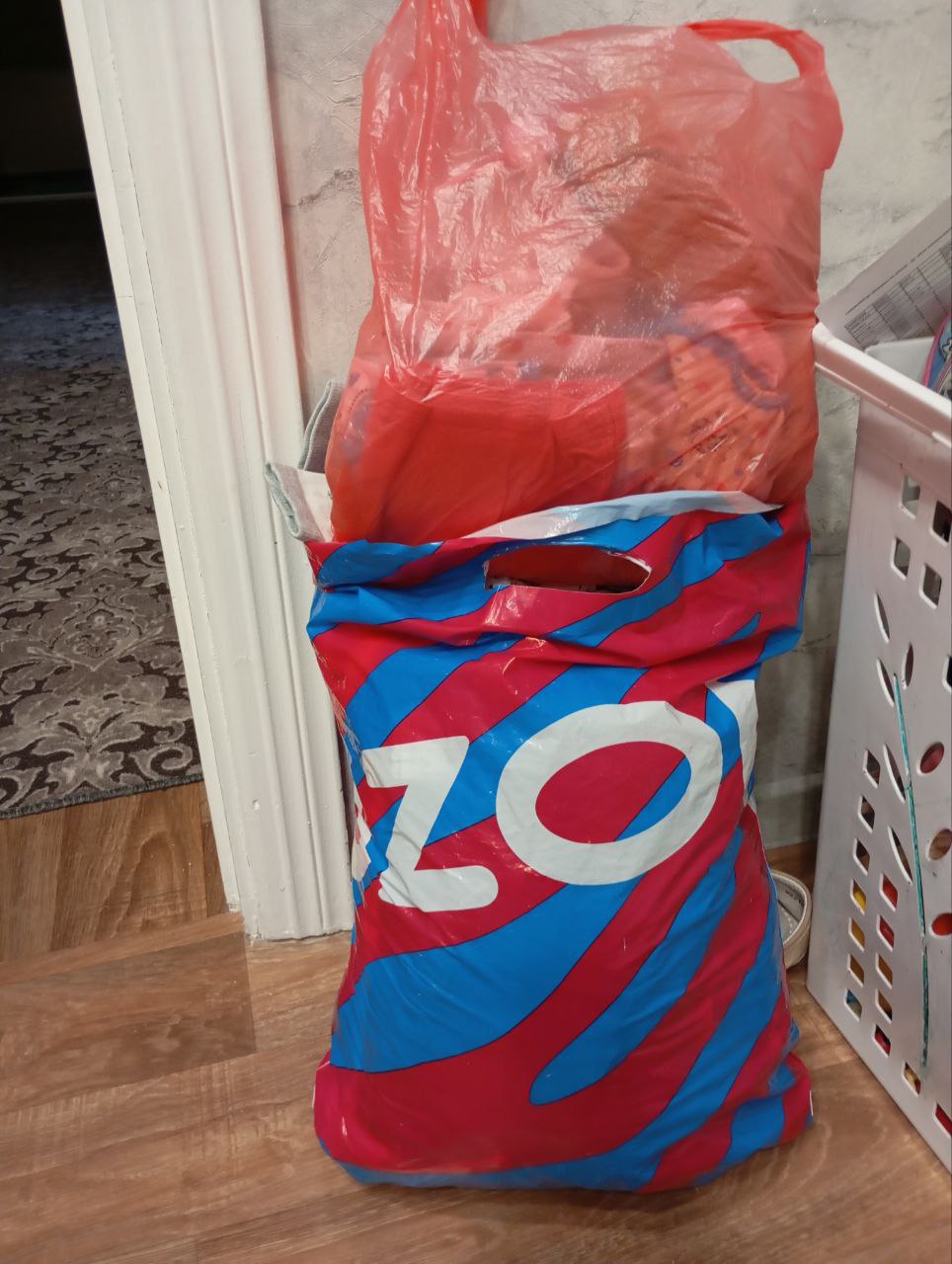 Отдам вещи на девочку 4-5 лет - частное объявление в Нижневартовск