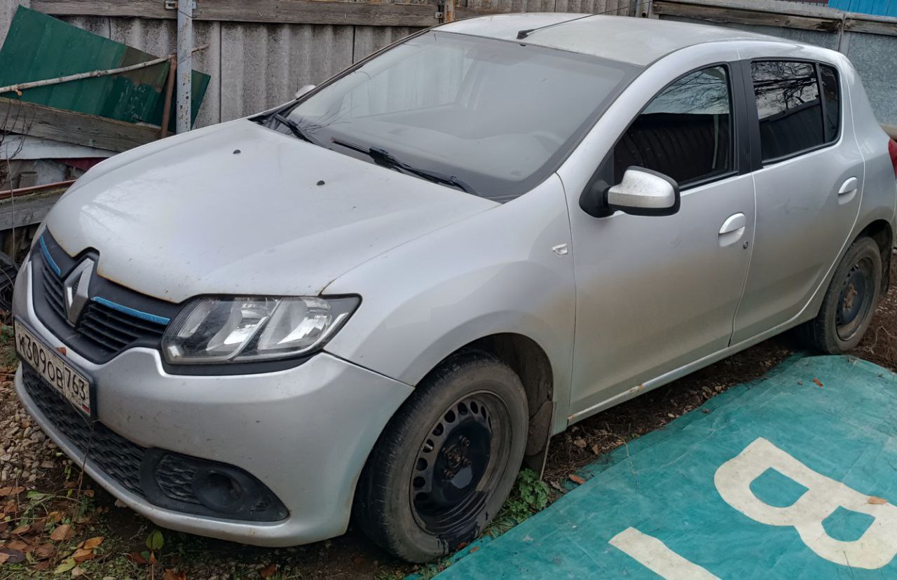 Продам Рено Сандеро 2015 г.в. - частное объявление в Волжский район