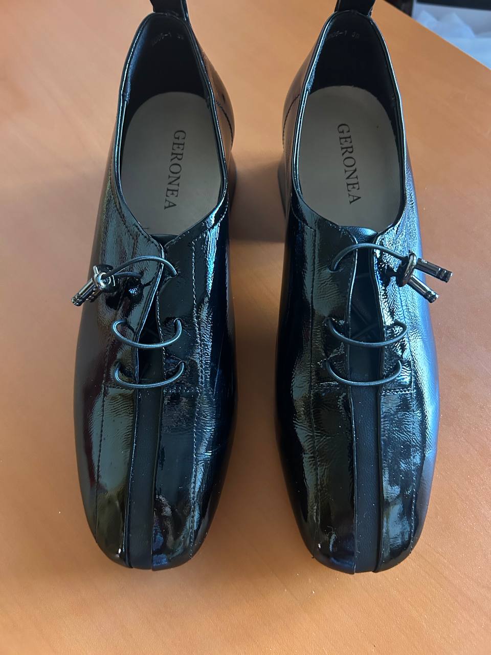 Туфли на узкую ногу размер 38 - Одежда в Оренбург