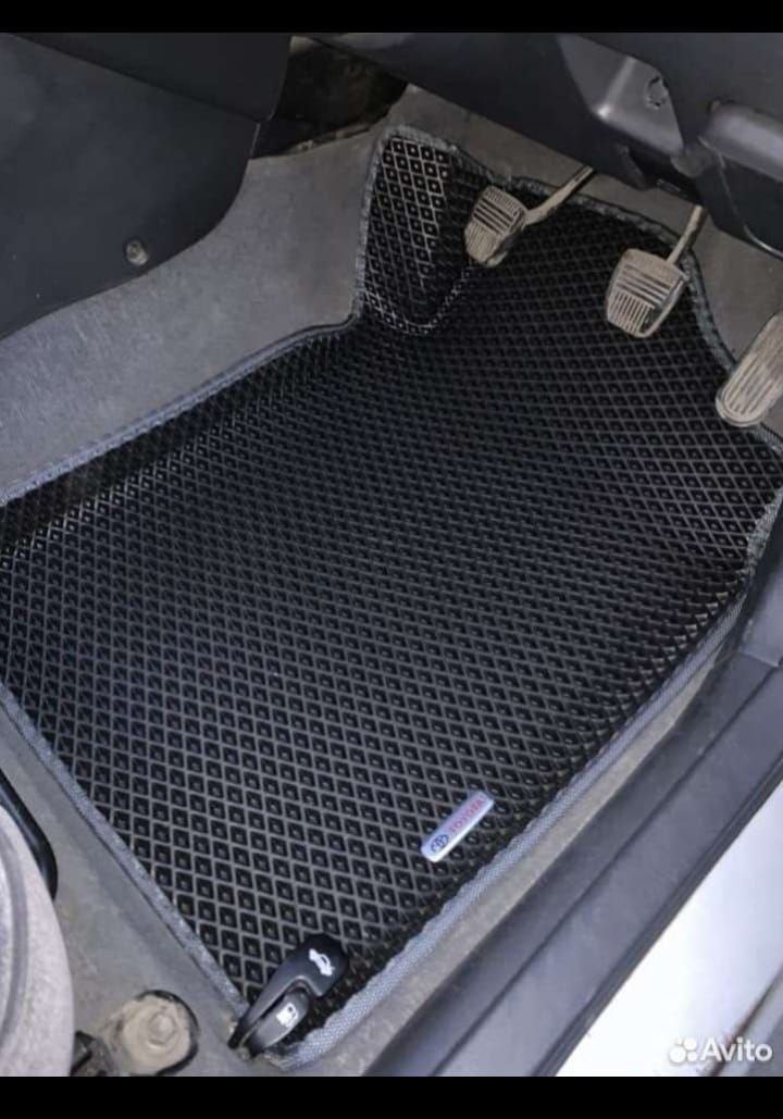 Комплект ковриков в салон автомобиля - частное объявление в Новосибирск