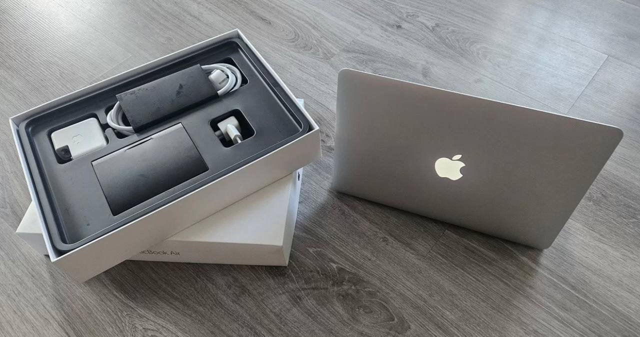 Продам Apple MacBook Air 13" 2017 - Электроника в Иркутск