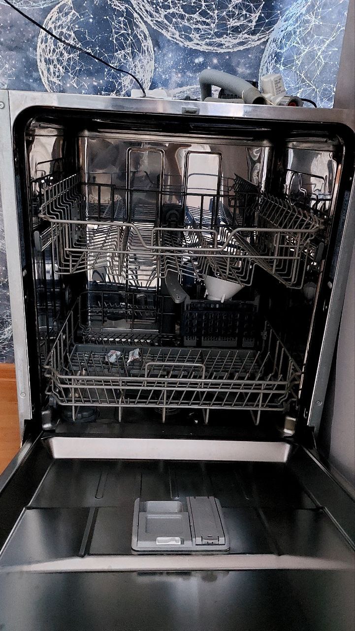 Продаётся посудомойка Samsung dw60m6050bb - Для дома и дачи в Иркутск
