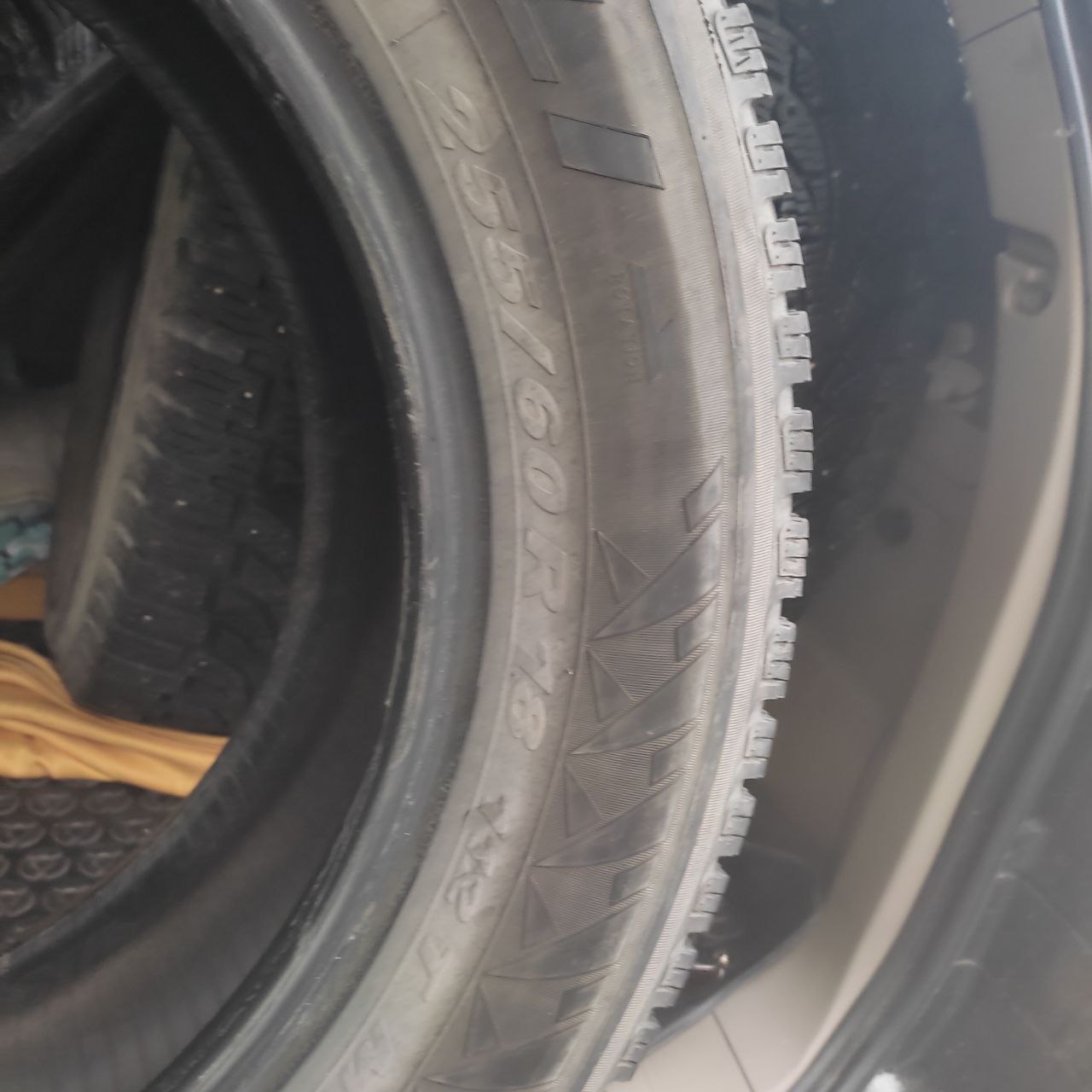 Автошины PIRELLI 265/60 R 18 б/у - Авто в Сургут