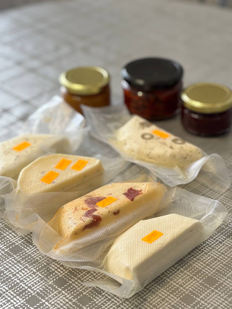 Наборы из авторских сыров и джемов - частное объявление в Новороссийск