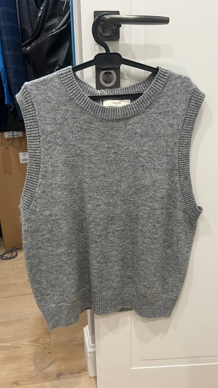 Продам жилетку размер S M - частное объявление в Улан-Удэ