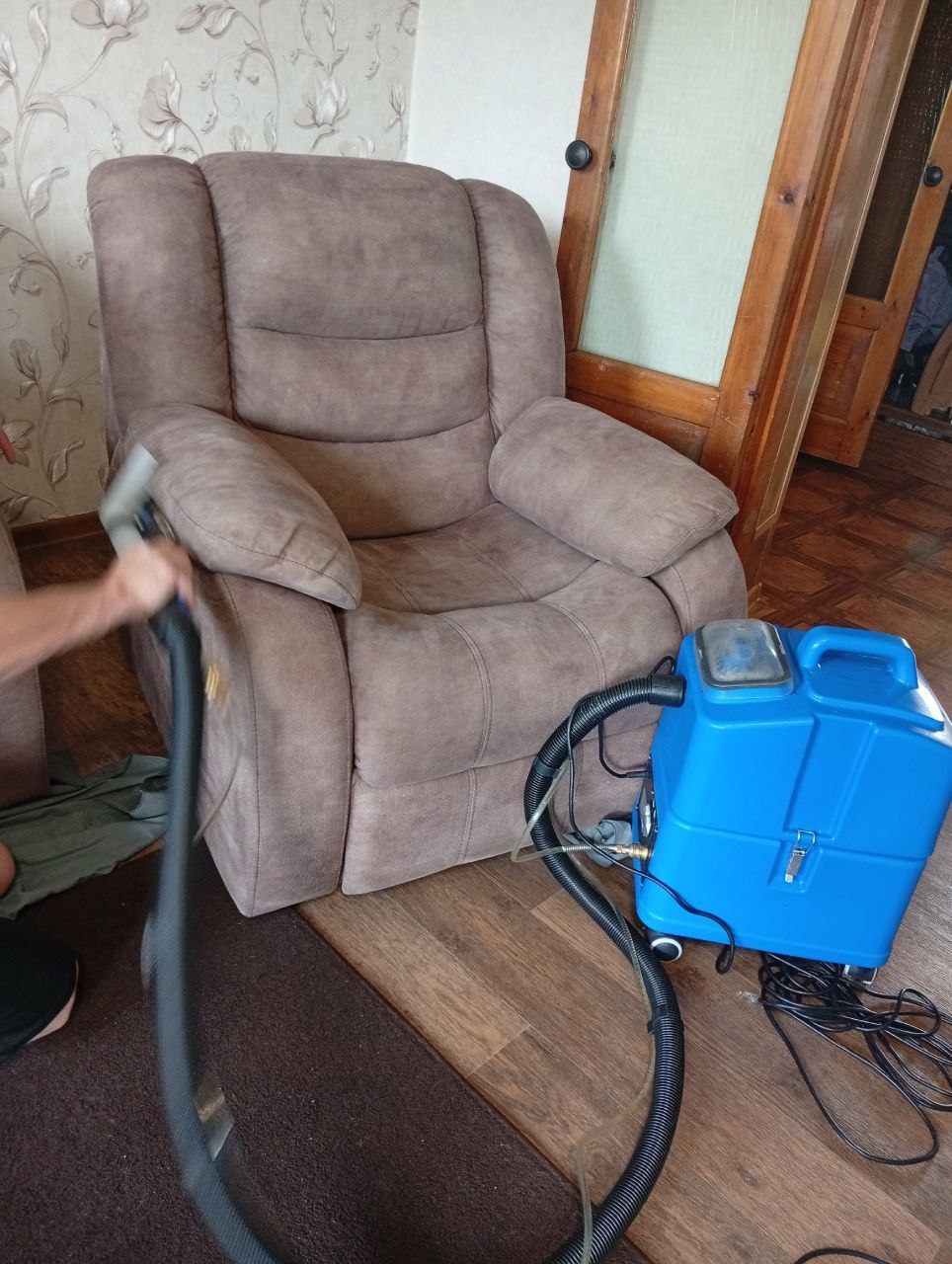 Химчистка мягкой мебели на дому - Услуги в Абакан - фото 3