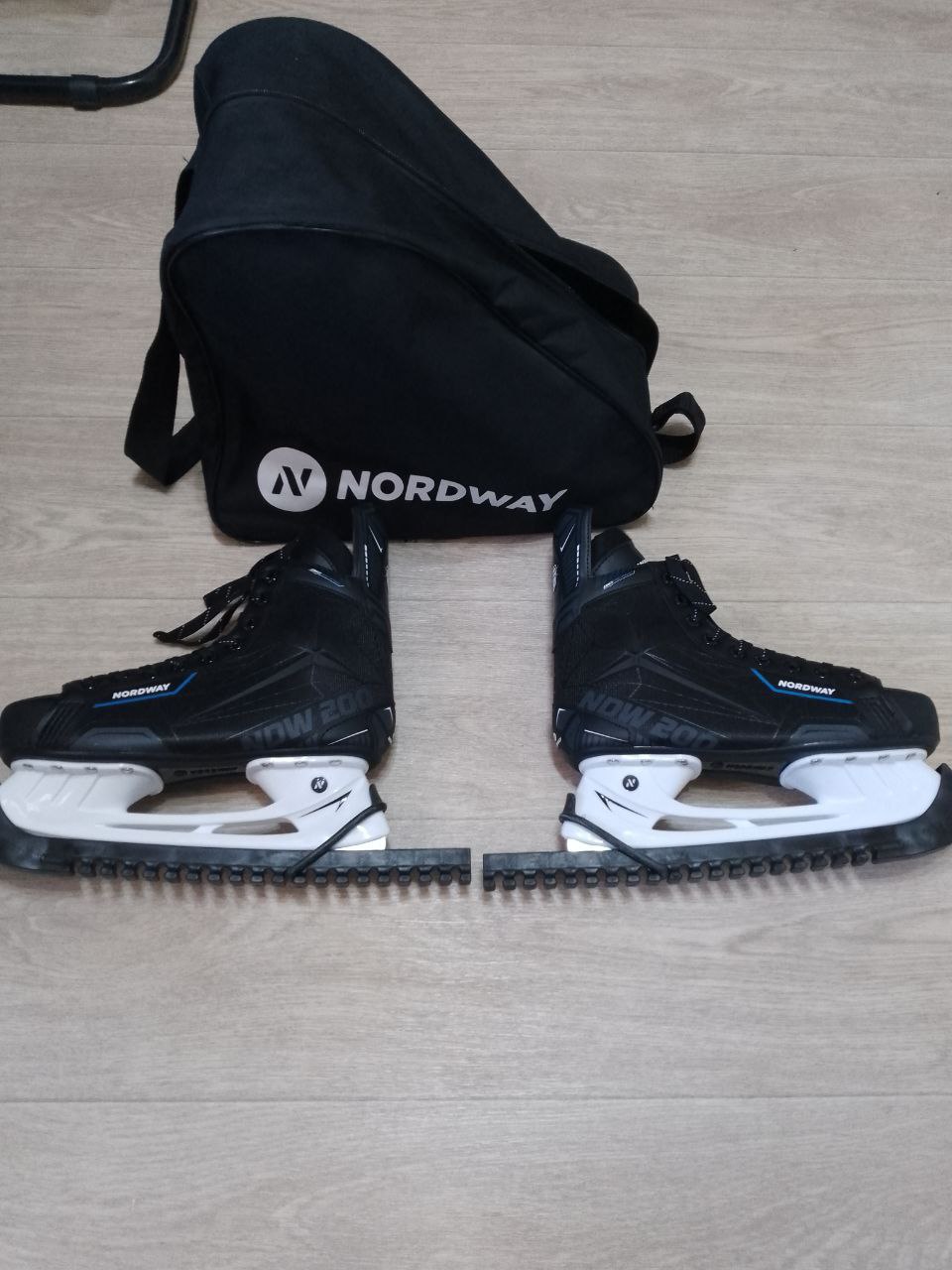 Мужские кроссовки 42 размер - частное объявление в Новосибирск