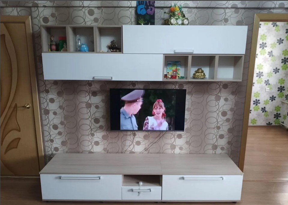 Продаётся стенка в гостиную - Для дома и дачи в Новосибирск