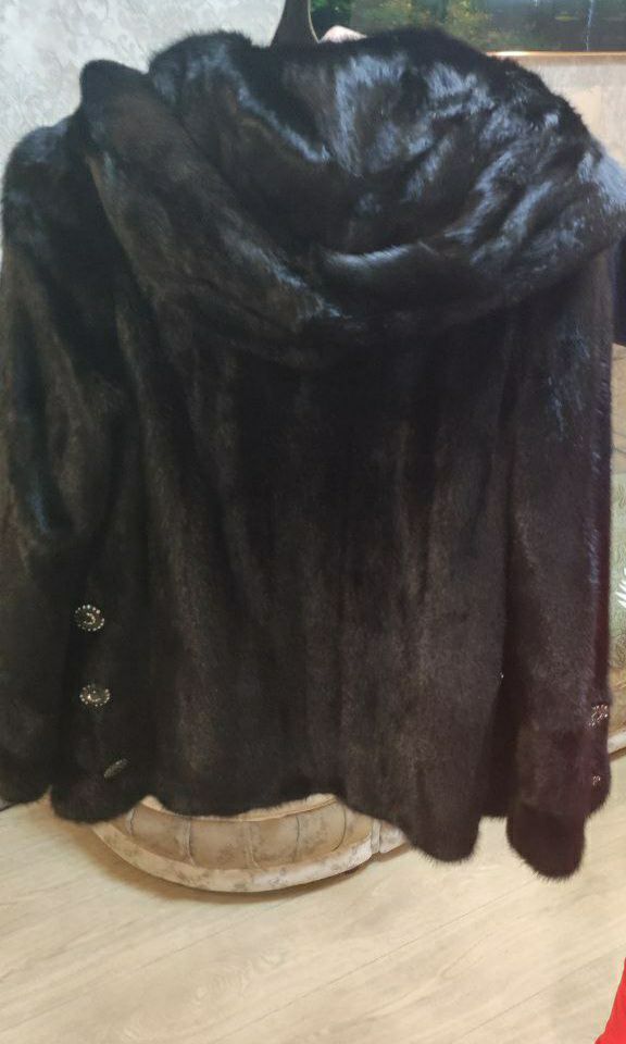 Продам норковую шубу с капюшоном - Одежда в Новосибирск