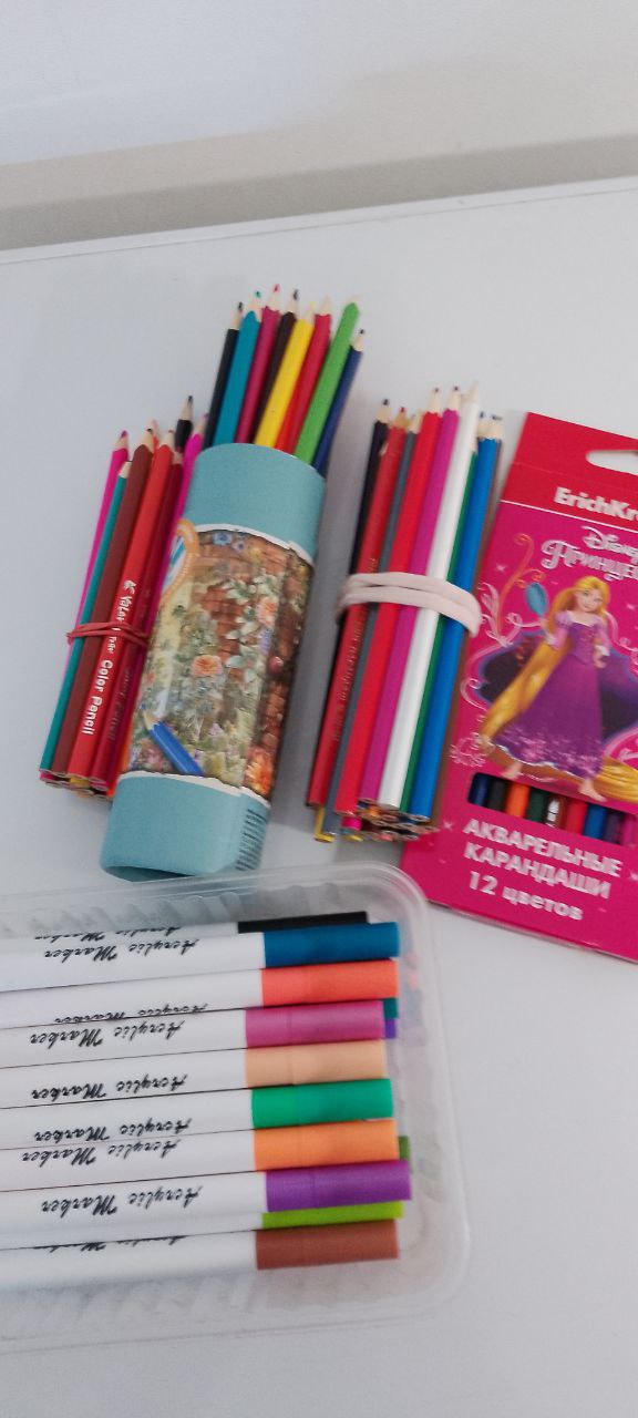 Продажа цветных карандашей и акриловых маркеров - Хобби и отдых в Чита