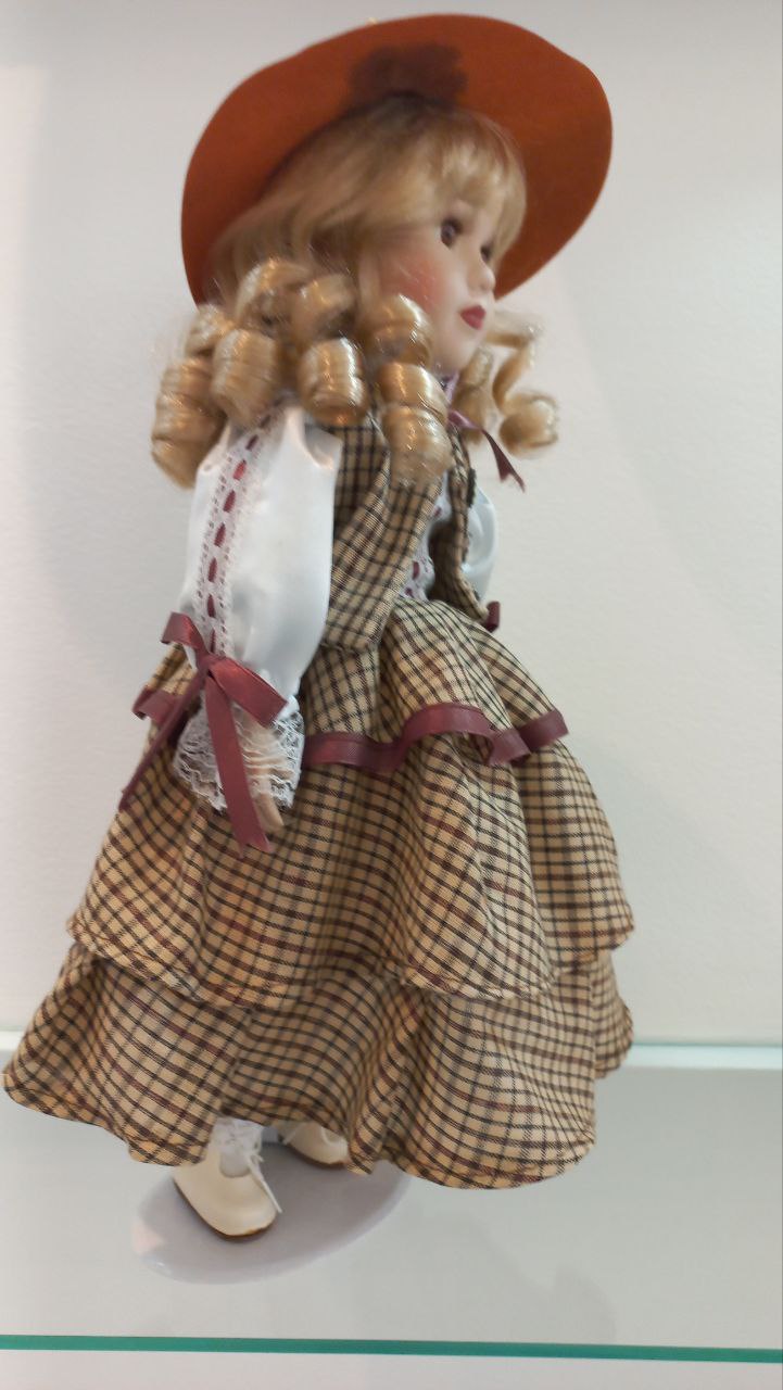 Продажа фарфоровой коллекционной куклы - частное объявление в Отрадный