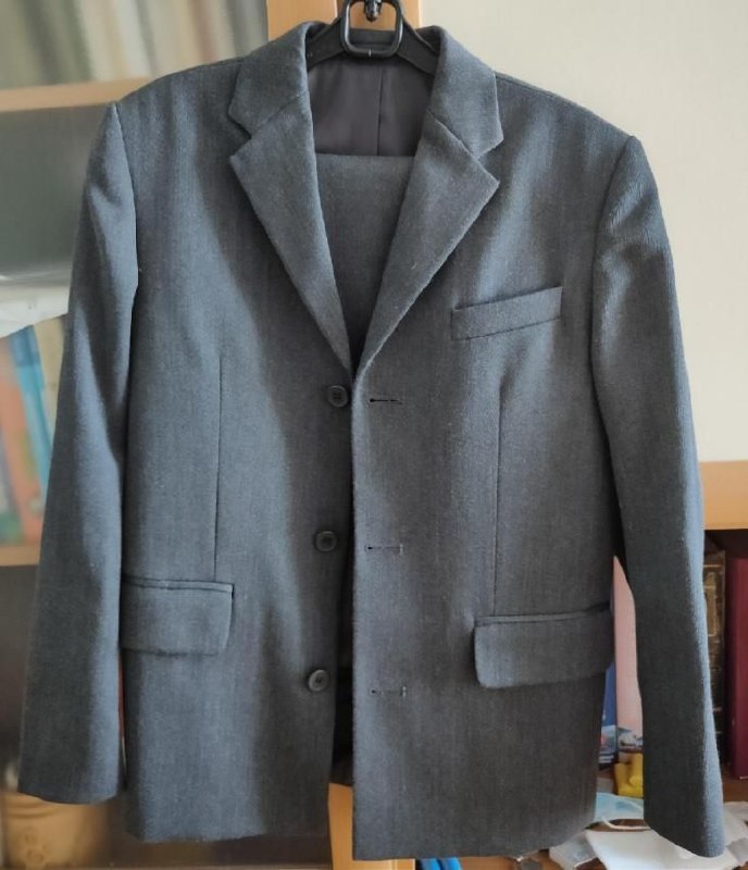 Продажа школьных костюмов и детской одежды - Одежда в Красноярск